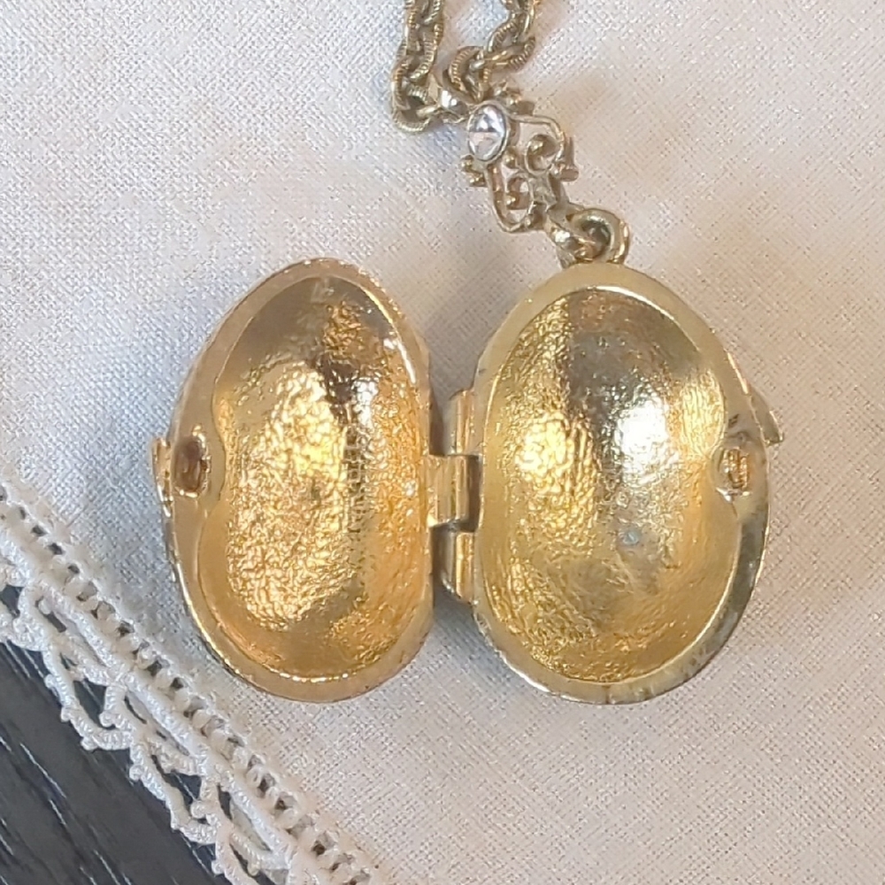 Vintage Jeweled Black Egg Locket Long Necklace Gold Tone brand"1928" - Picture 4 of 6